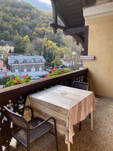 Vintage Castle "Schlosshof " Biker Hotel & B&B Inn in Trentino-South Tyrol