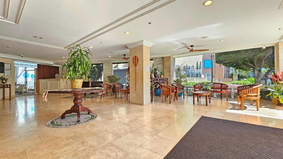 Castle at Waikīkī Grand Hotel in Honolulu