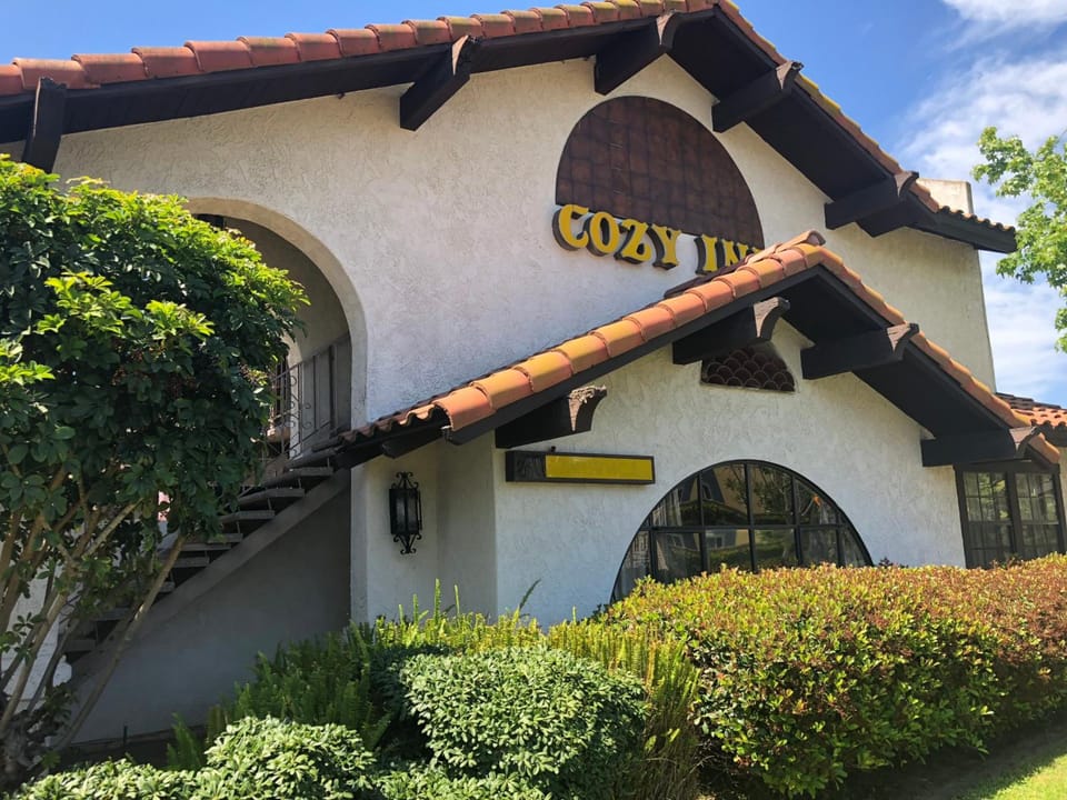 Cozy Inn Motel in Costa Mesa