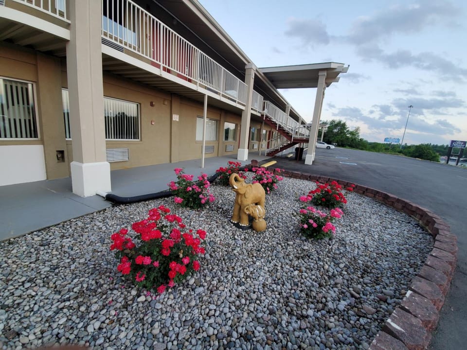 Big Spring Inn Madisonville Motel in Kentucky