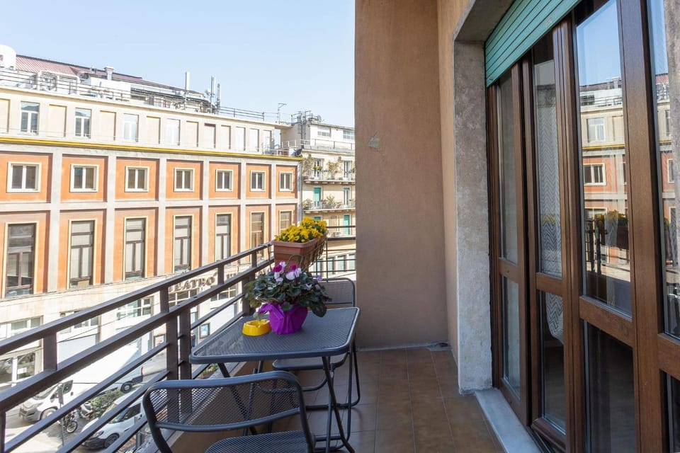 OPERA et LOVE - Posizione perfetta vicino all'Arena e Parcheggio Convenzionato Hotel in Verona
