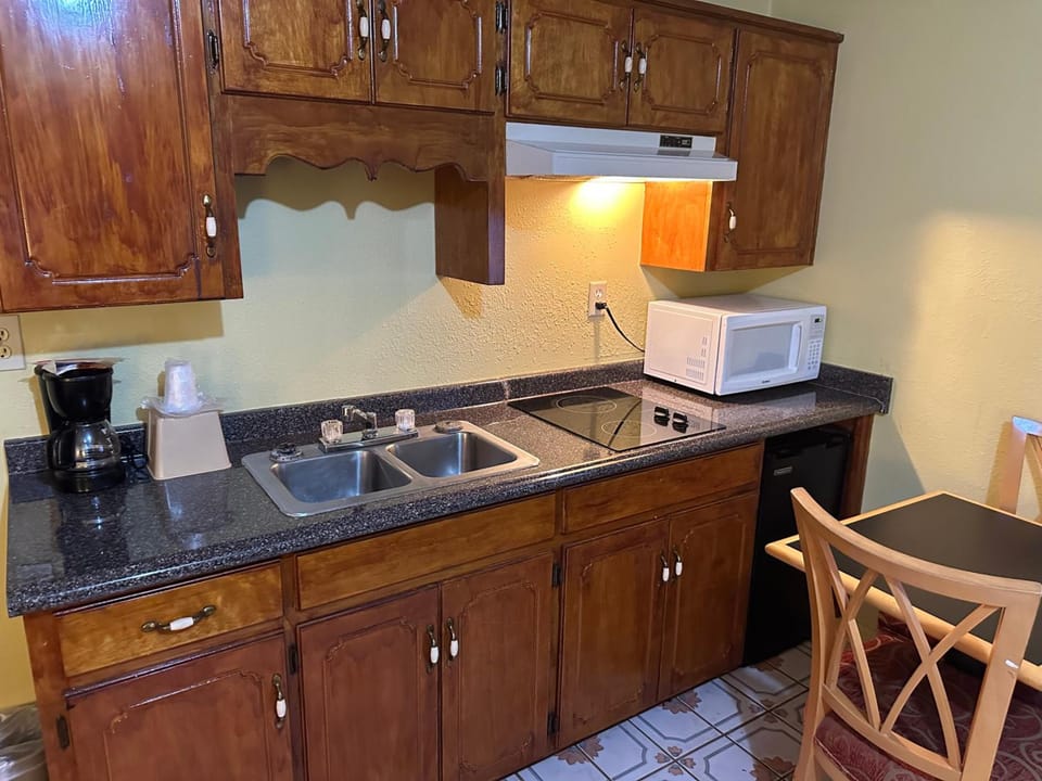 Royal Inn - Anniston Motel in Anniston