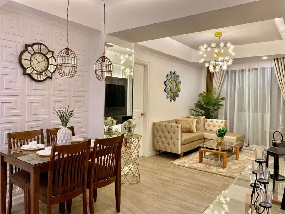 Shared lounge/TV area