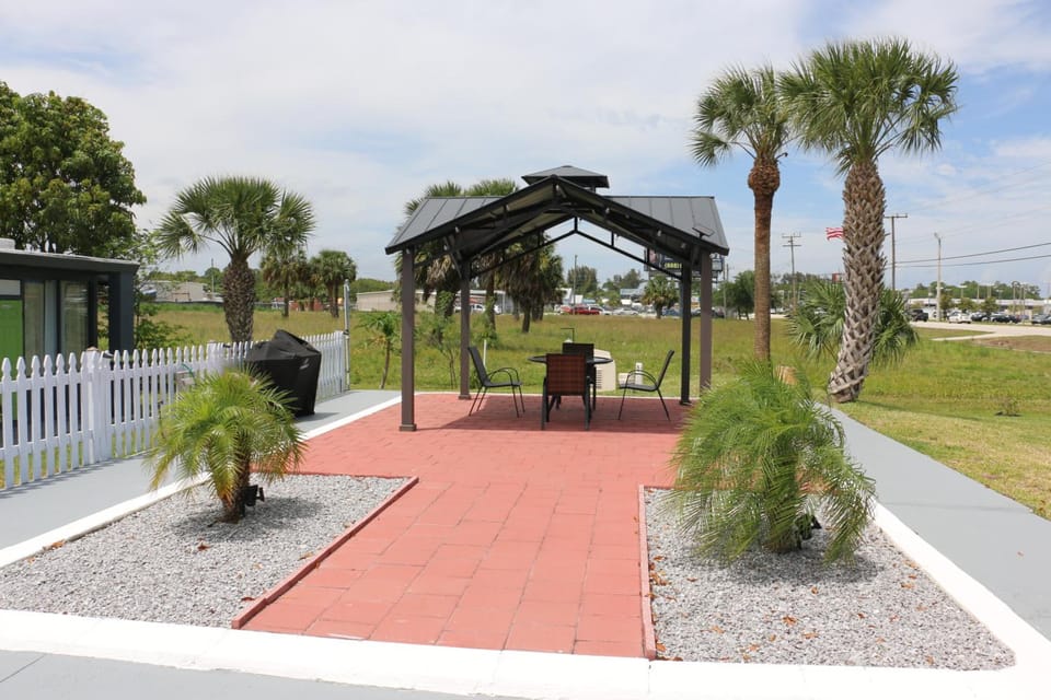 Travel Inn Fort Pierce Motel in Fort Pierce