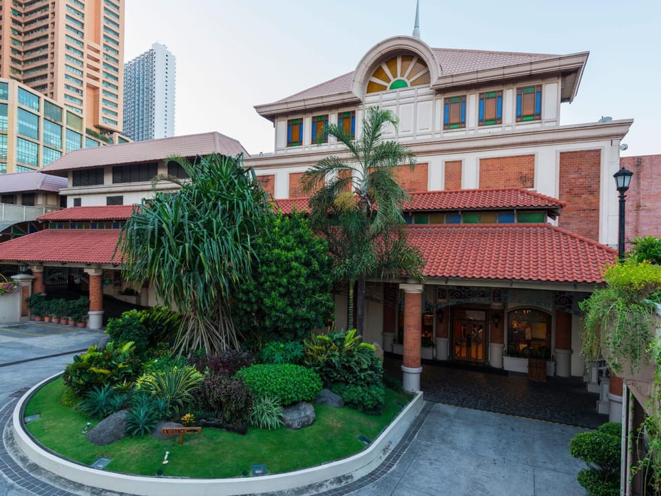 The Legend Villas Hotel in Mandaluyong