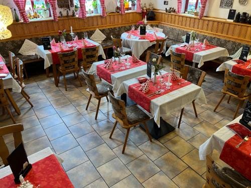 Gasthaus Zur Weintraube Hotel in Thuringia, Germany