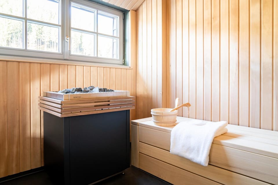 coucou hotel & kuckucks-stube (Titisee) Hotel in Titisee-Neustadt
