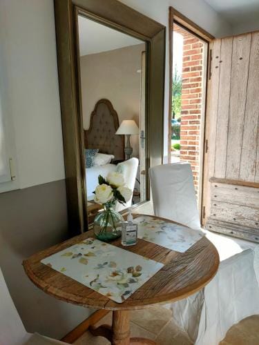 Le Clos Bel Ami Chambre d'hotes avec piscine Hotel in Normandy