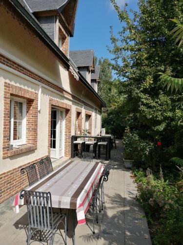 Le Clos Bel Ami Chambre d'hotes avec piscine Hotel in Normandy