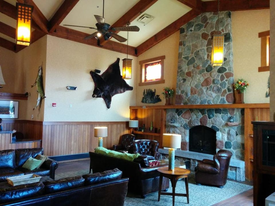 Canal Park Lodge Hotel in Canal Park