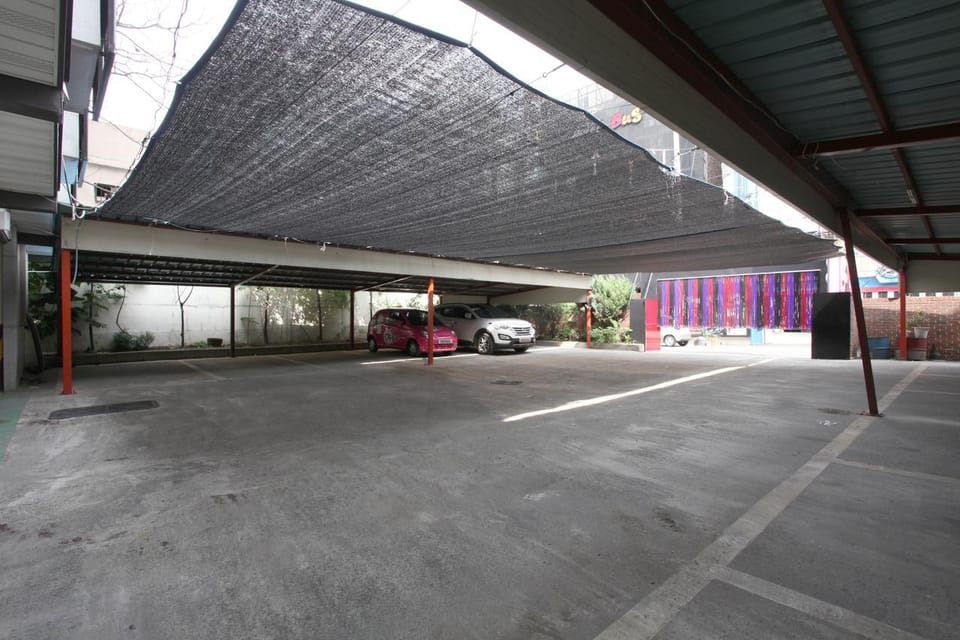 Daejeon Daesa Lake Motel in South Korea