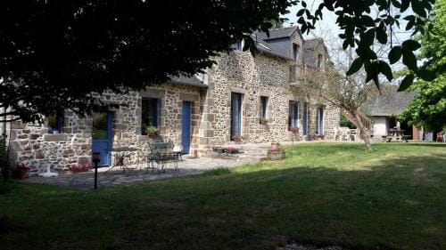 Chambres D'Hotes De Froulay Hotel in Normandy