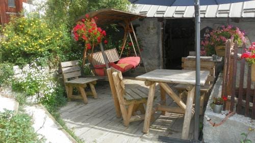 Gite Du Bois De L'ours Hotel in Provence-Alpes-Côte d'Azur