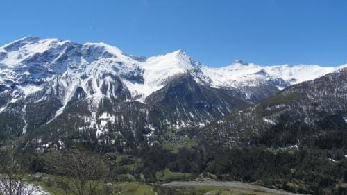 Gite Du Bois De L'ours Hotel in Provence-Alpes-Côte d'Azur