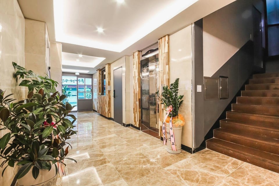 Yeosu Arirang Hill Motel in South Korea