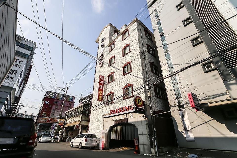 Changwon Masan White Motel in South Korea