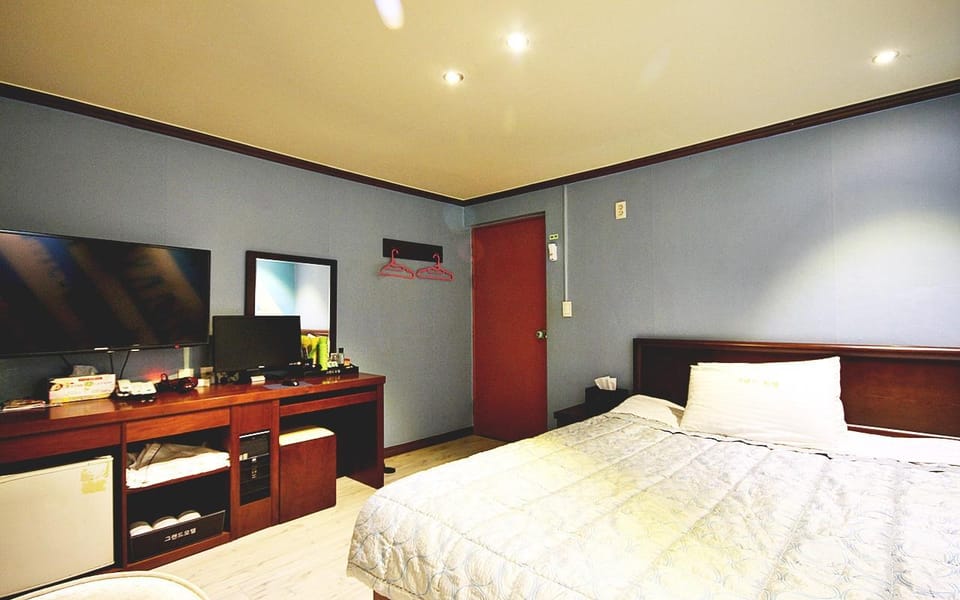 Busan Munhyeon-dong Grand Motel in Busan