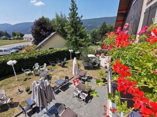 Hotel Au Feu De Bois Hotel in Auvergne-Rhône-Alpes