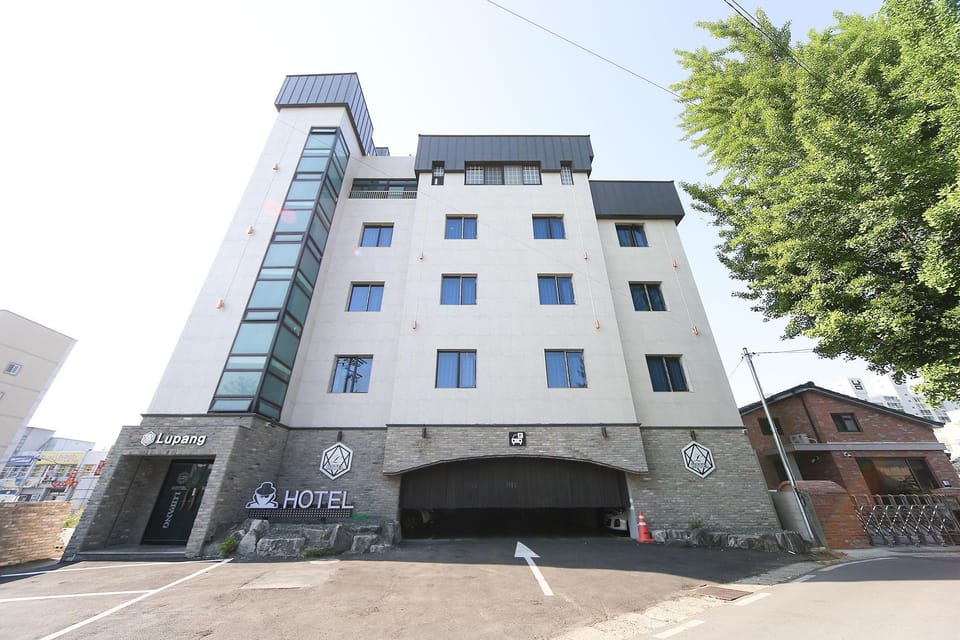 Haman Hotel Lupine Motel in South Korea