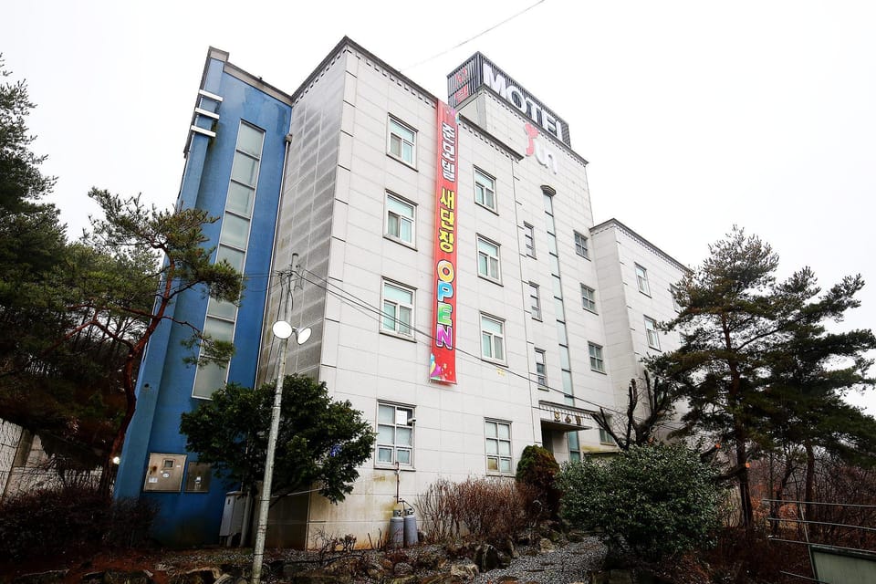 Hongsung Jun Motel in South Korea