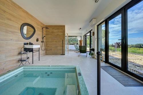 Le Clos Saint Saourde Hotel in Provence-Alpes-Côte d'Azur
