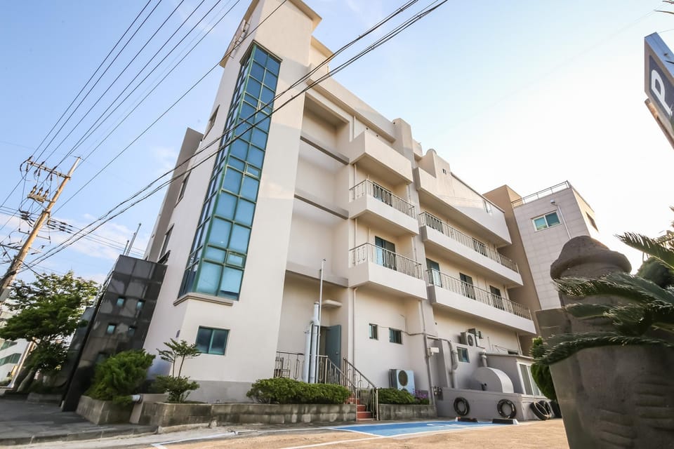 Seogwipo Beach Park Motel in South Korea