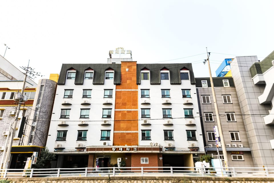 Yeosu Hwangje Park Motel in South Korea
