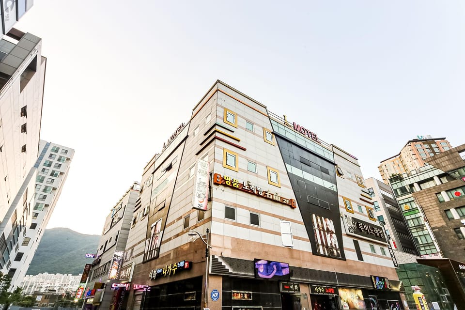 Yangsan mulgeum L Motel in Busan