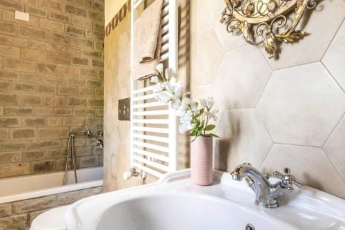 JOIVY Superb Villas with Tennis Court, Garden and BBQ area Hotel in Emilia-Romagna