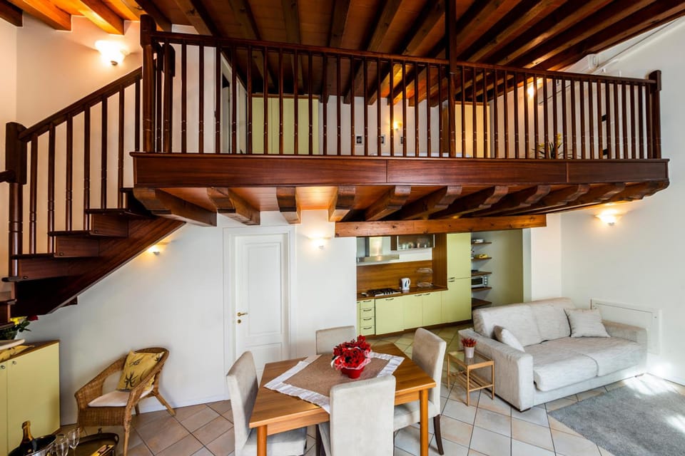 Flowers Apartments Hotel in Desenzano del Garda