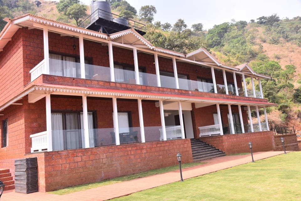 Regenta Place Green Leaf Mahabaleshwar Hotel in Maharashtra