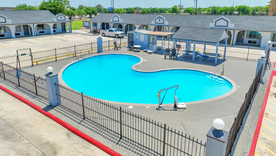 Executive Inn of Hondo Motel in Rio Grande