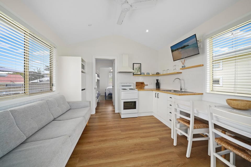 Little Palm Cabins Apartment hotel in Lake Cathie