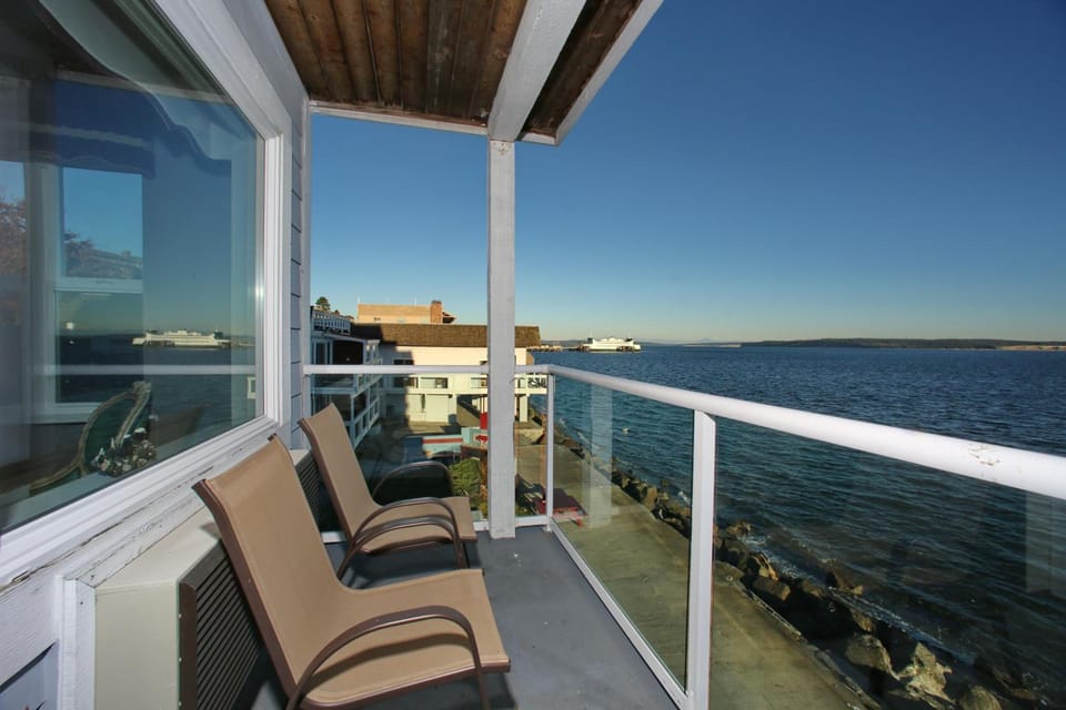 Tides Inn & Suites Hotel in Port Townsend