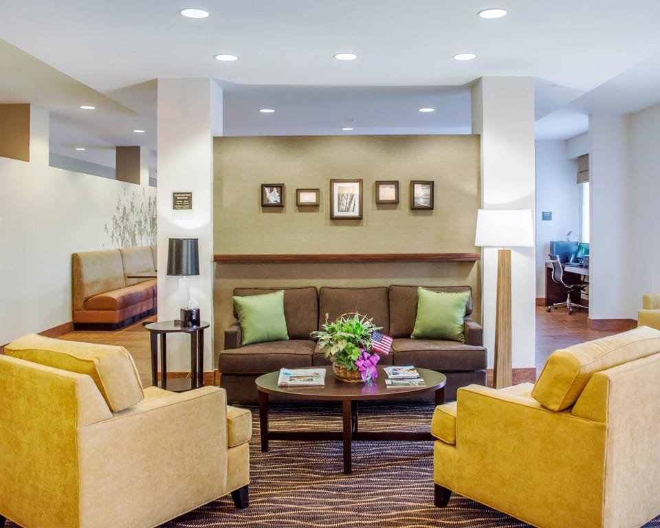 Sleep Inn & Suites Parkersburg - Mineral Wells Hotel in Ohio