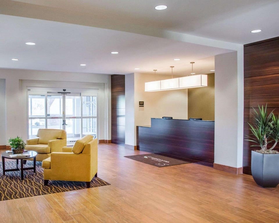 Sleep Inn & Suites Parkersburg - Mineral Wells Hotel in Ohio