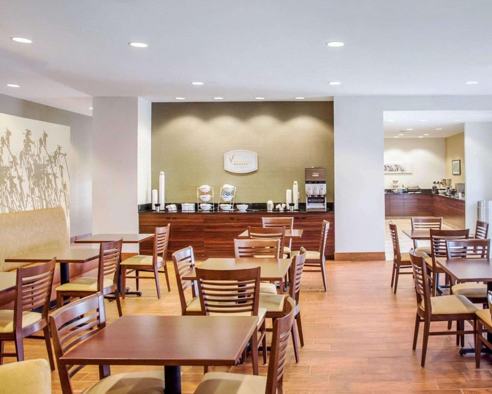 Sleep Inn & Suites Parkersburg - Mineral Wells Hotel in Ohio