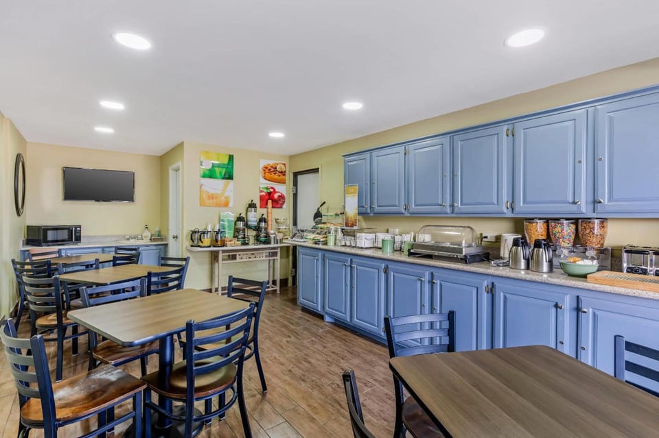 Quality Inn Paris Hotel in Paris