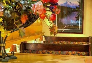 Inn Hotel in Troutdale
