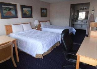 Econo Lodge Inn and Suites Central Hotel in Medford