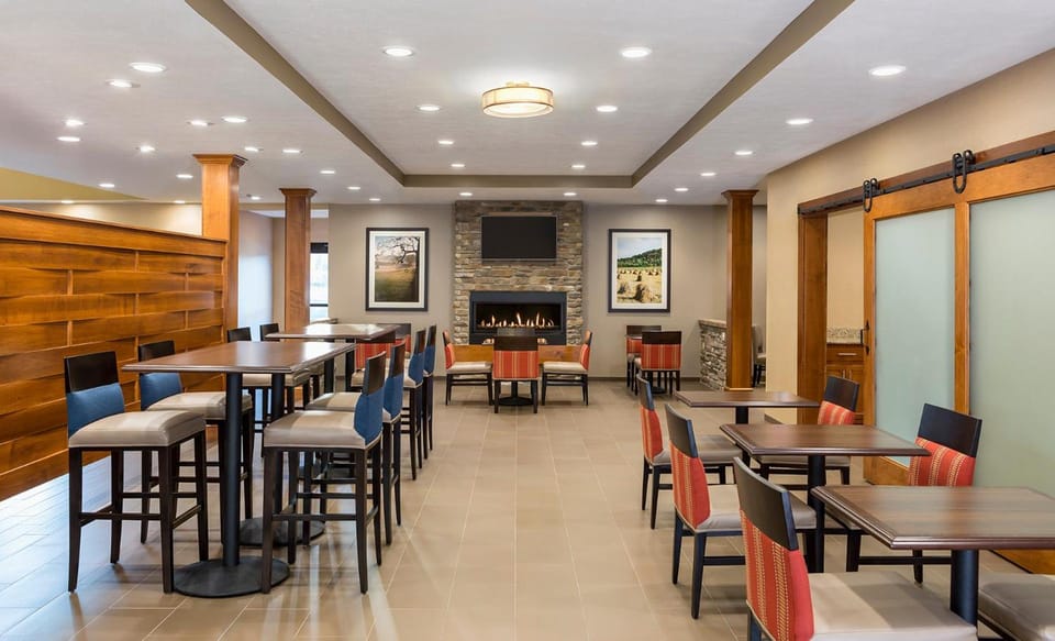 Comfort Suites Hartville-North Canton Hotel in Hartville