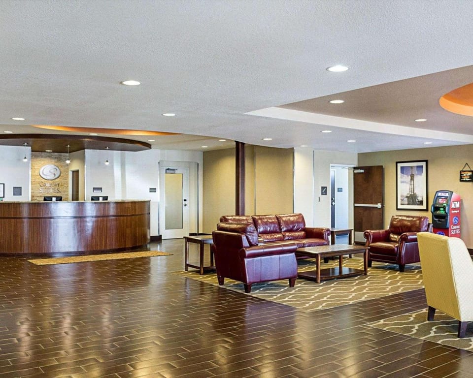 Comfort Suites Minot South Hotel in Minot