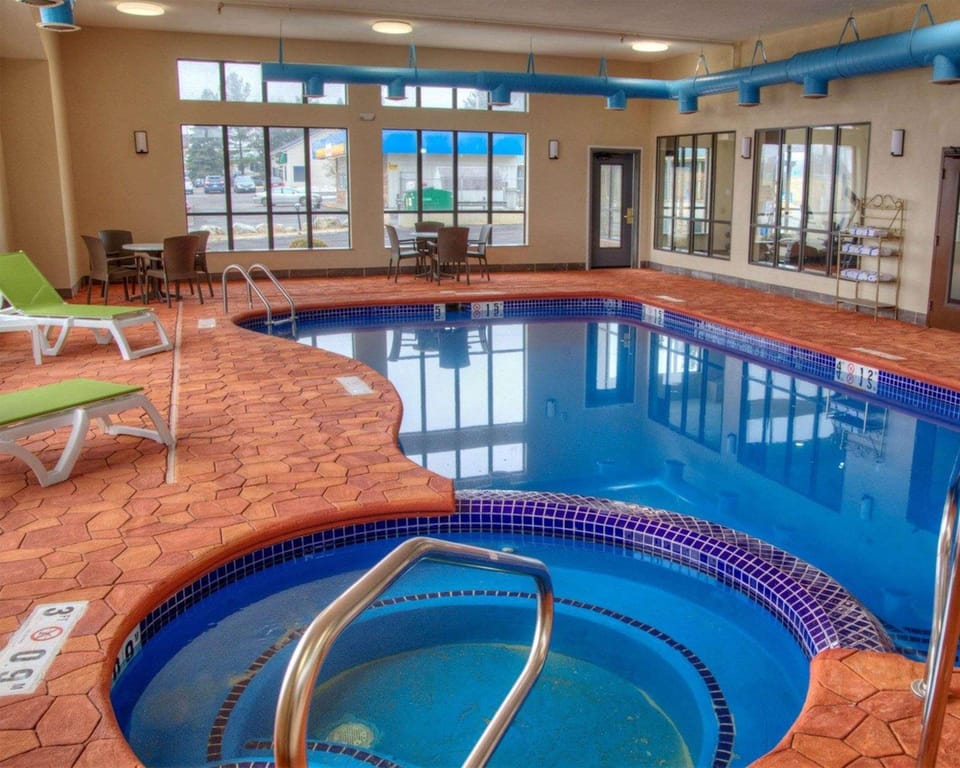 Comfort Suites Plymouth near US-30 Hotel in Indiana