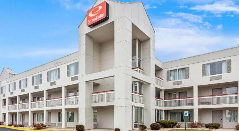 Econo Lodge Willowbrook Hotel in Willowbrook