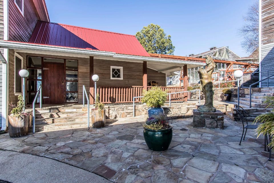 Inn at the Mill, an Ascend Collection Hotel Hotel in Johnson