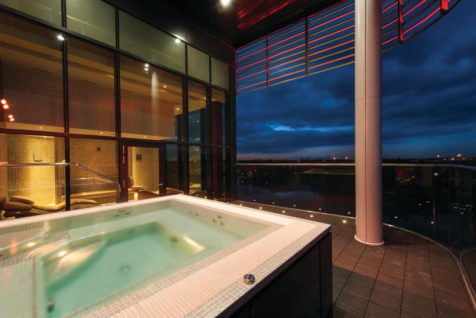 Genting Hotel Resorts World Birmingham & Birmingham NEC Hotel in Marston Green