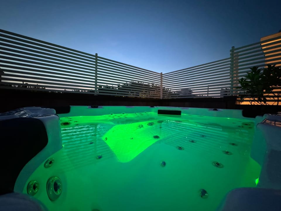Hot tub