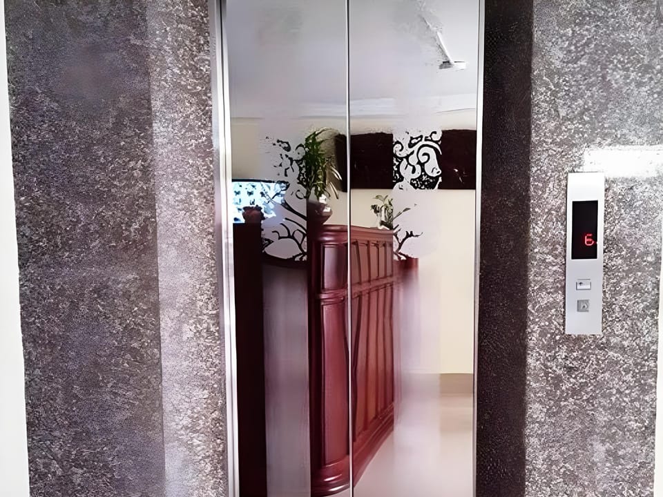 First Hotel Hotel in Krong Battambang