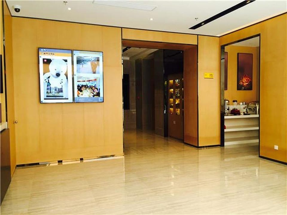 IU Hotel Shanghai Jiaotong University Jiangchuan Road Metro Station Hotel in Shanghai