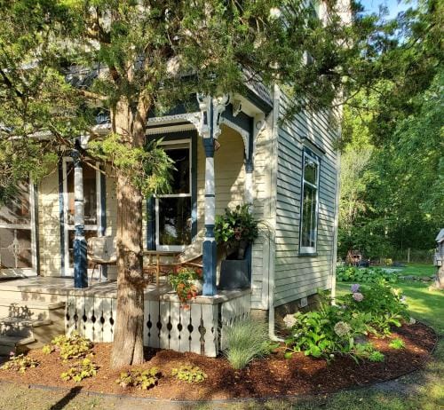 The Walnut Grove BnB Hotel in Lake Erie